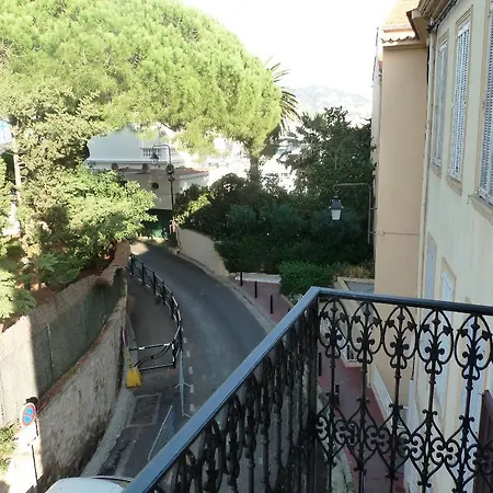 Old Town Charming Balcony Apartment Cannes