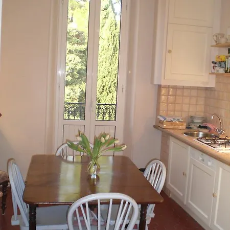 Old Town Charming Balcony Apartment *